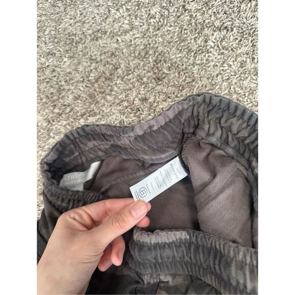Athleta Farallon Jogger Pant Black Olive Camo Print Size 2 Sweatpants Athleisure - Picture 6 of 11